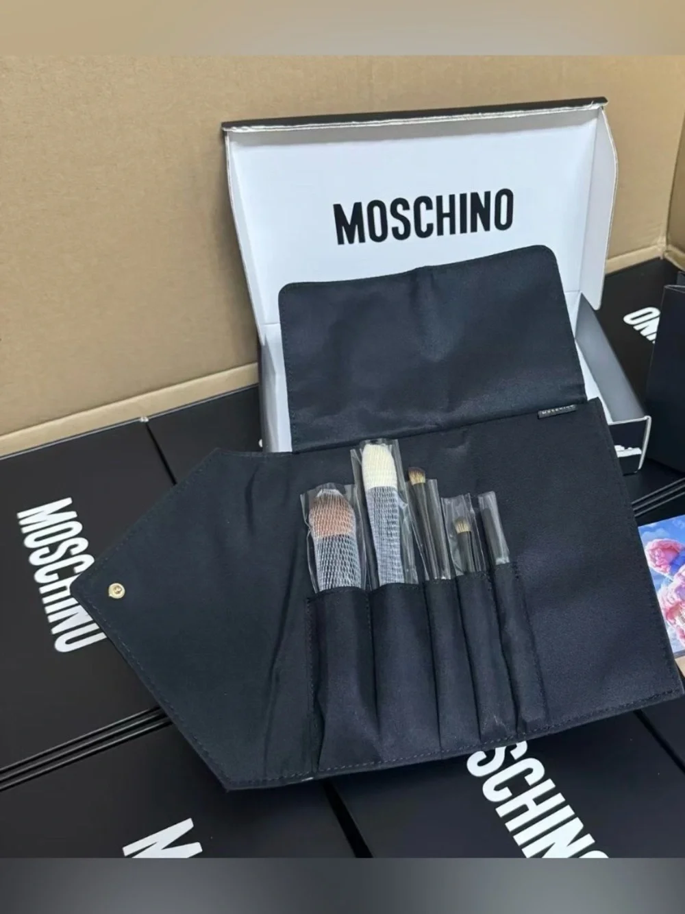 Moschino Beauty 7 piece Makeup Brush Set
